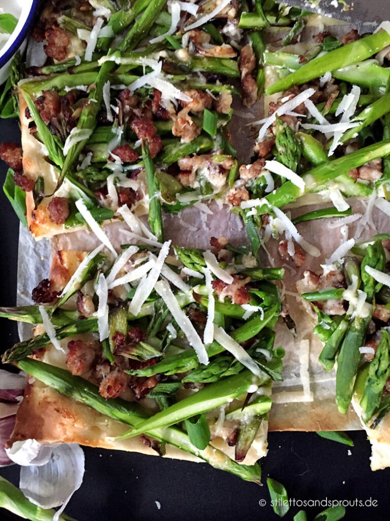 Flammkuchen mit Spargel