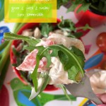 Tortellinisalat mit Rucola und Crème fraîche