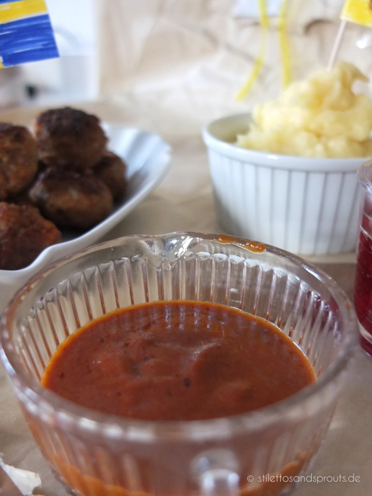 Köttbullar – Schwedische Fleischbällchen mit Sauce wie bei Ikea ... Köttbullar – Schwedische Fleischbällchen mit Sauce wie bei Ikea ...
