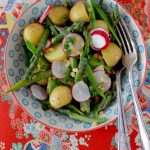 Salat mit grünem Spargel