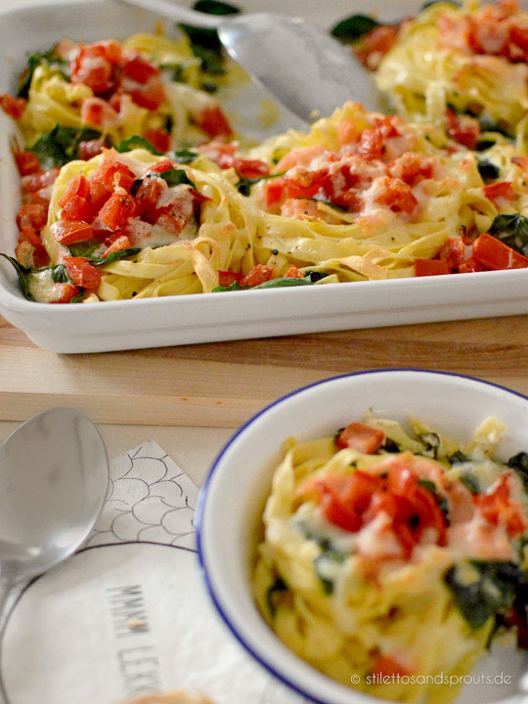 Spinat-Lachs-Nudelnester – gesunde Rezepte mit Fisch