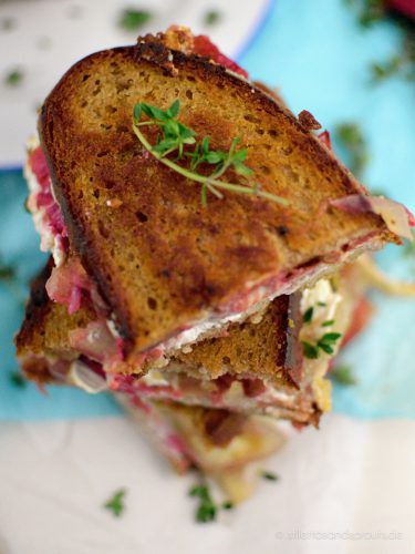 Rhabarber Ziegenkäse Grilled Cheese Sandwich - Stilettos &amp; Sprouts