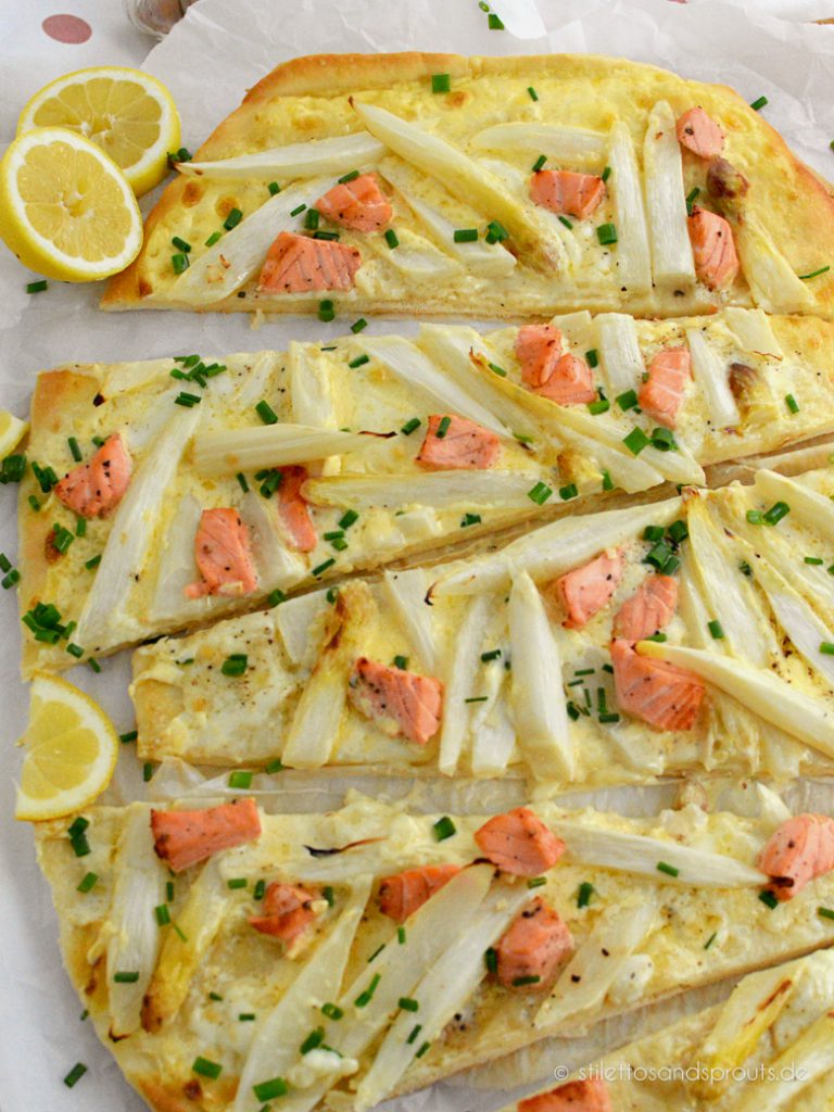 Pizza mit Spargel und Hollandaise