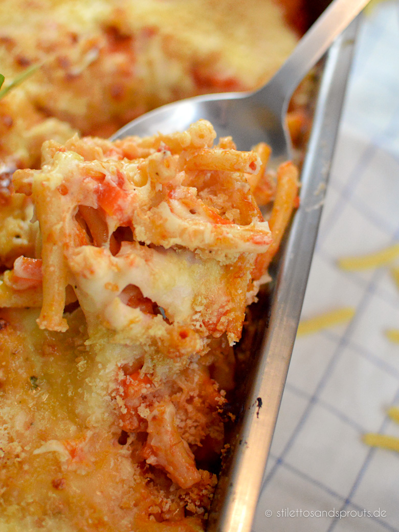 Makkaroni Auflauf à la Mama - Stilettos &amp; Sprouts