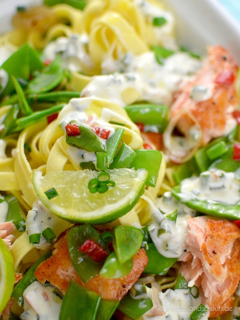 Tagliatelle mit Lachs in cremiger Limettensauce - Stilettos & Sprouts Tagliatelle mit Lachs in cremiger Limettensauce - Stilettos & Sprouts