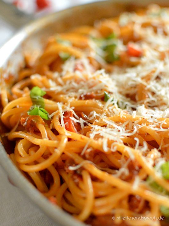 Super schnelle Spaghetti mit Salsiccia - Stilettos & Sprouts Super schnelle Spaghetti mit Salsiccia - Stilettos & Sprouts