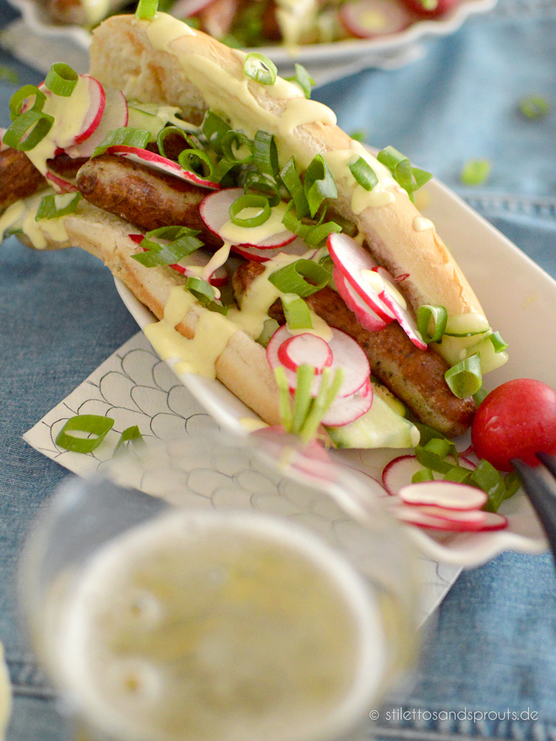 Hot Dogs mit Bratwurst