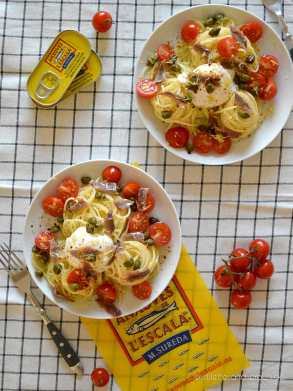 Spaghetti mit Sardellen und Burrata - Stilettos &amp; Sprouts