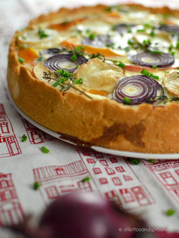 Kürbis Quiche mit Ziegenkäse - Stilettos &amp; Sprouts