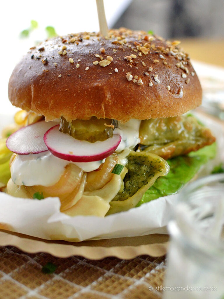 Burger mit gebratenen Maultaschen