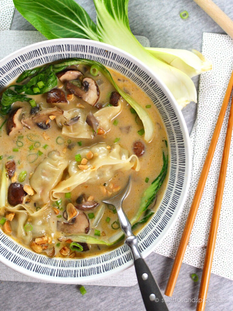 Red Curry Gyoza Soup 