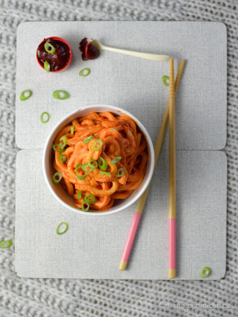 Nudeln mit koreanischer Chilipaste