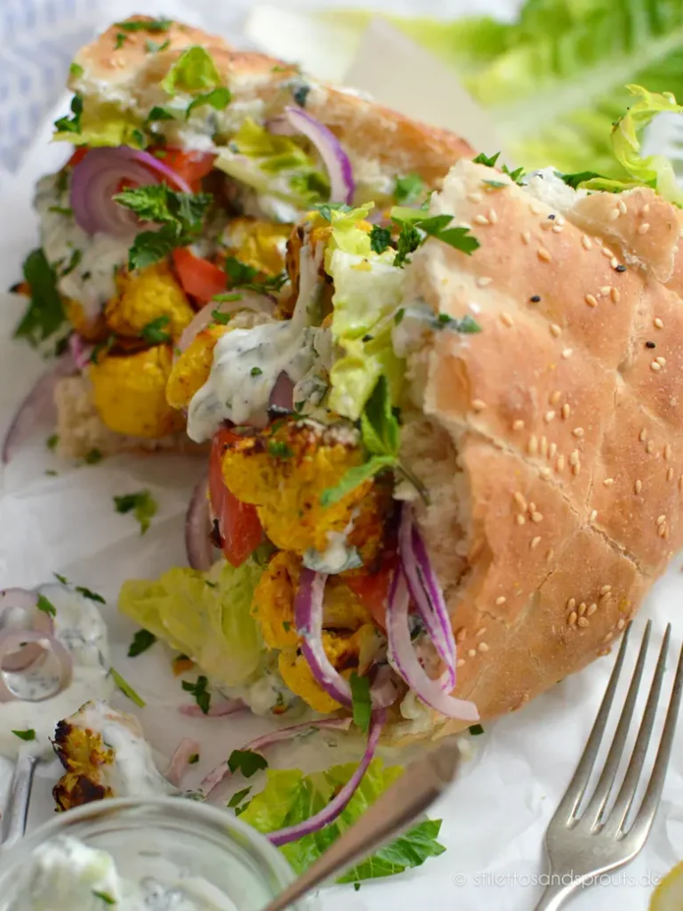 Fladenbrot mit geröstetem Blumenkohl