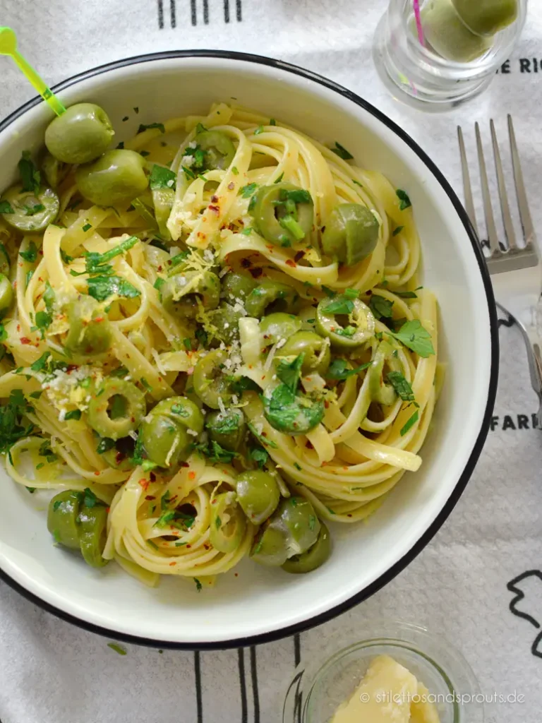 Fettuccine Medie mit Oliven